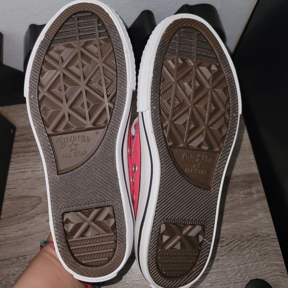 Converse - Picture 2 of 6